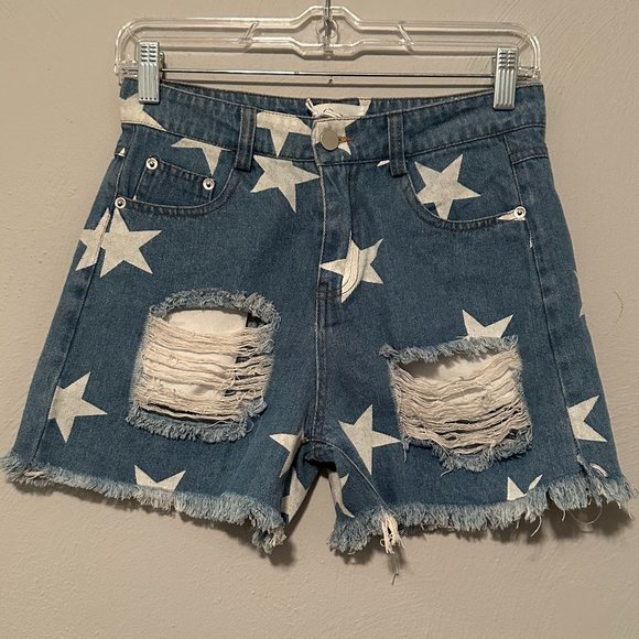 NWT Love + Harmony Distressed High Rise Light Wash Shorts w/ White Stars Size M - Picture 1 of 16